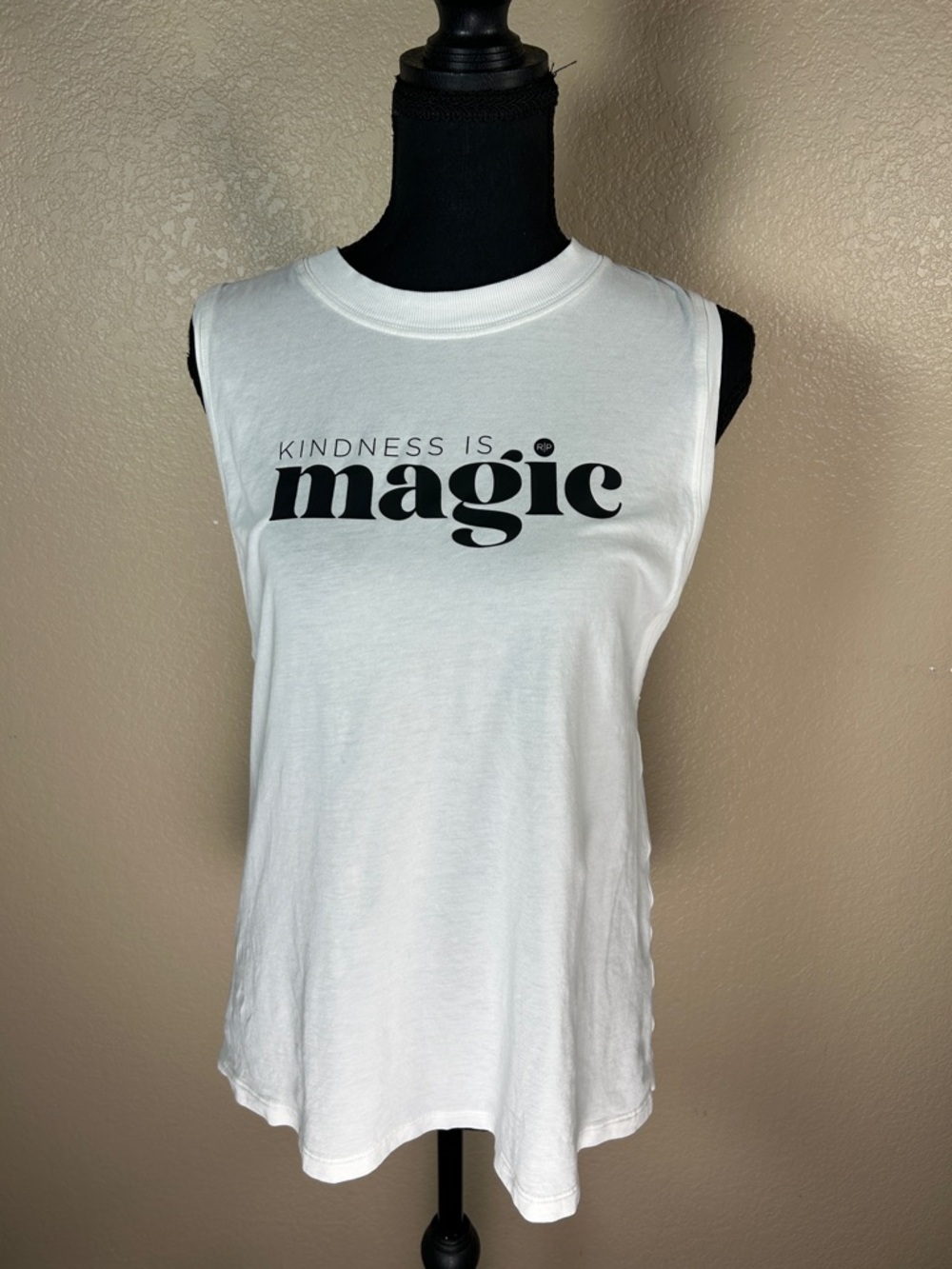 Lululemon Kindness Is Magic White Graphic T-Shirt Women’s Approx. Small